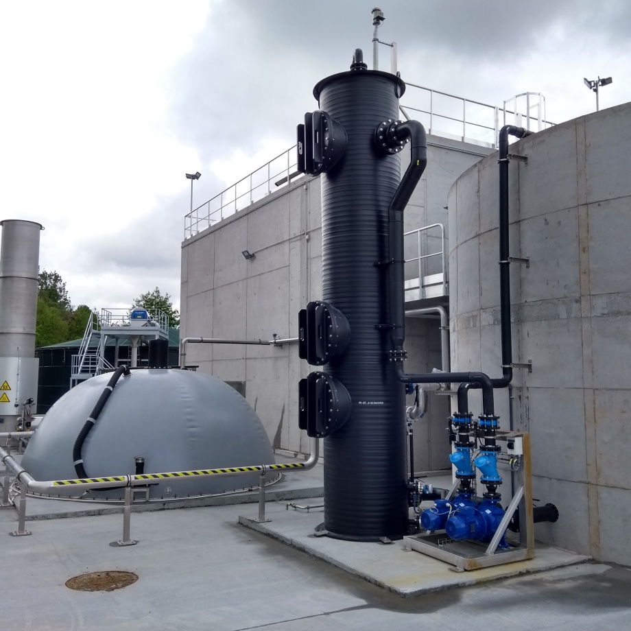 De waterzuivering van Brouwerij Debrabandere produceert biogas